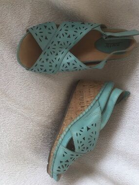 Earth Aries Turquoise sandal cork looking wedge 8.5